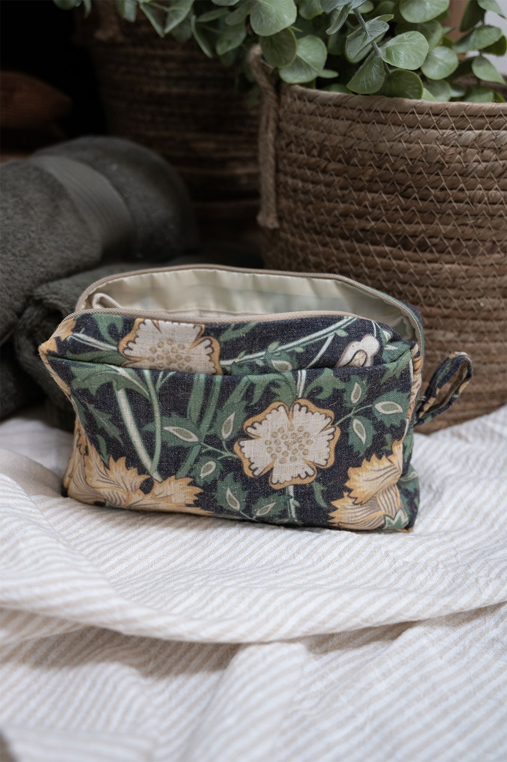 Makeup bag
