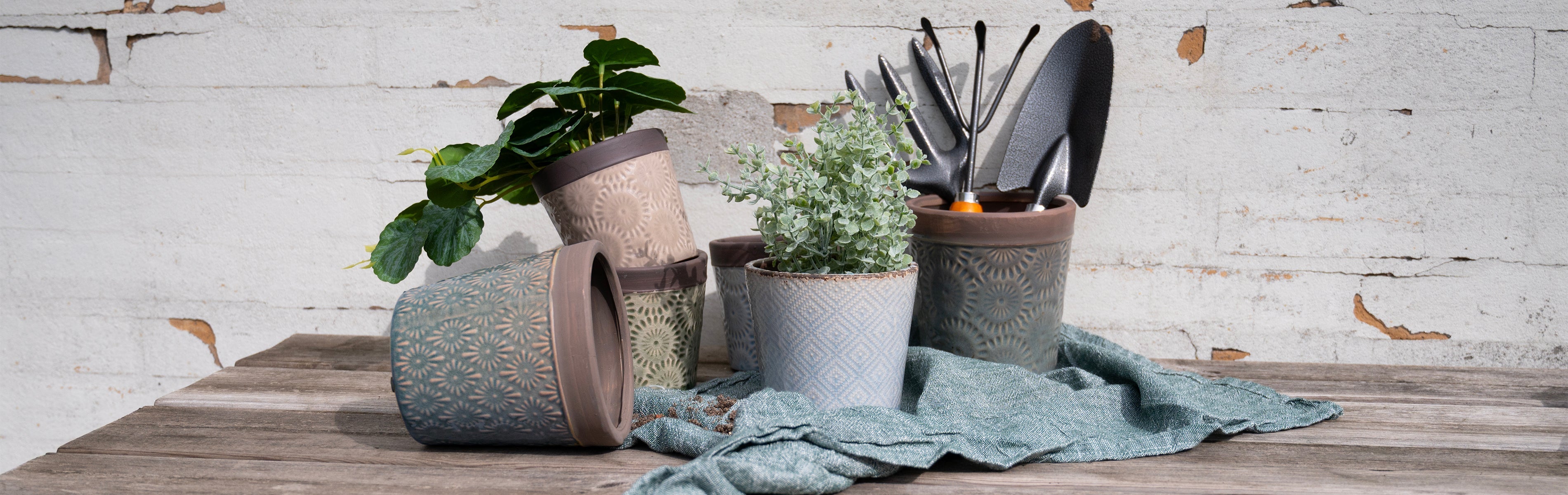 Flowerpots and planters