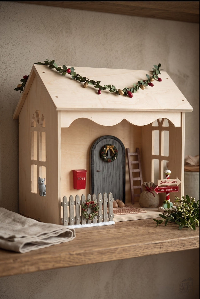 Gnome door houses